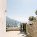 Essence 3* Ravello